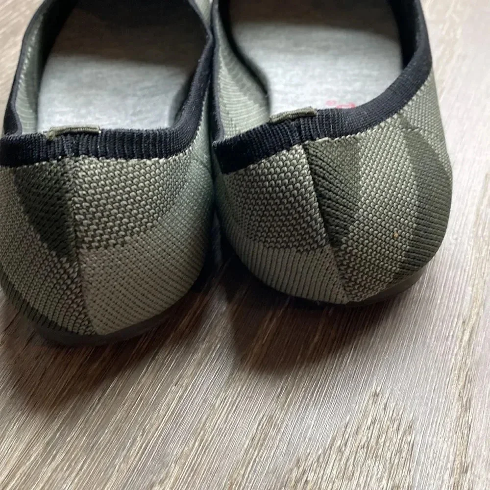 Camouflage flats